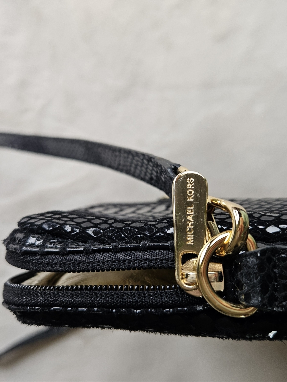 NWOT Michael Kors Black Faux-Snake Laptop case. - Picture 8 of 9